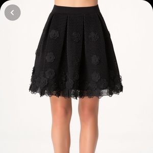 🌹bebe LUXURY EDITION Black Applique Flower Skirt